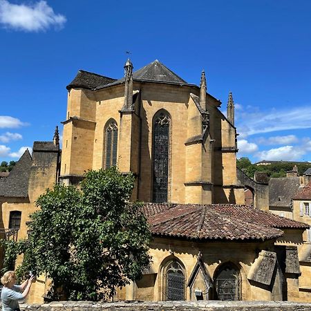 Au Coeur Du Centre Historique De Sarlat Apartman Kültér fotó