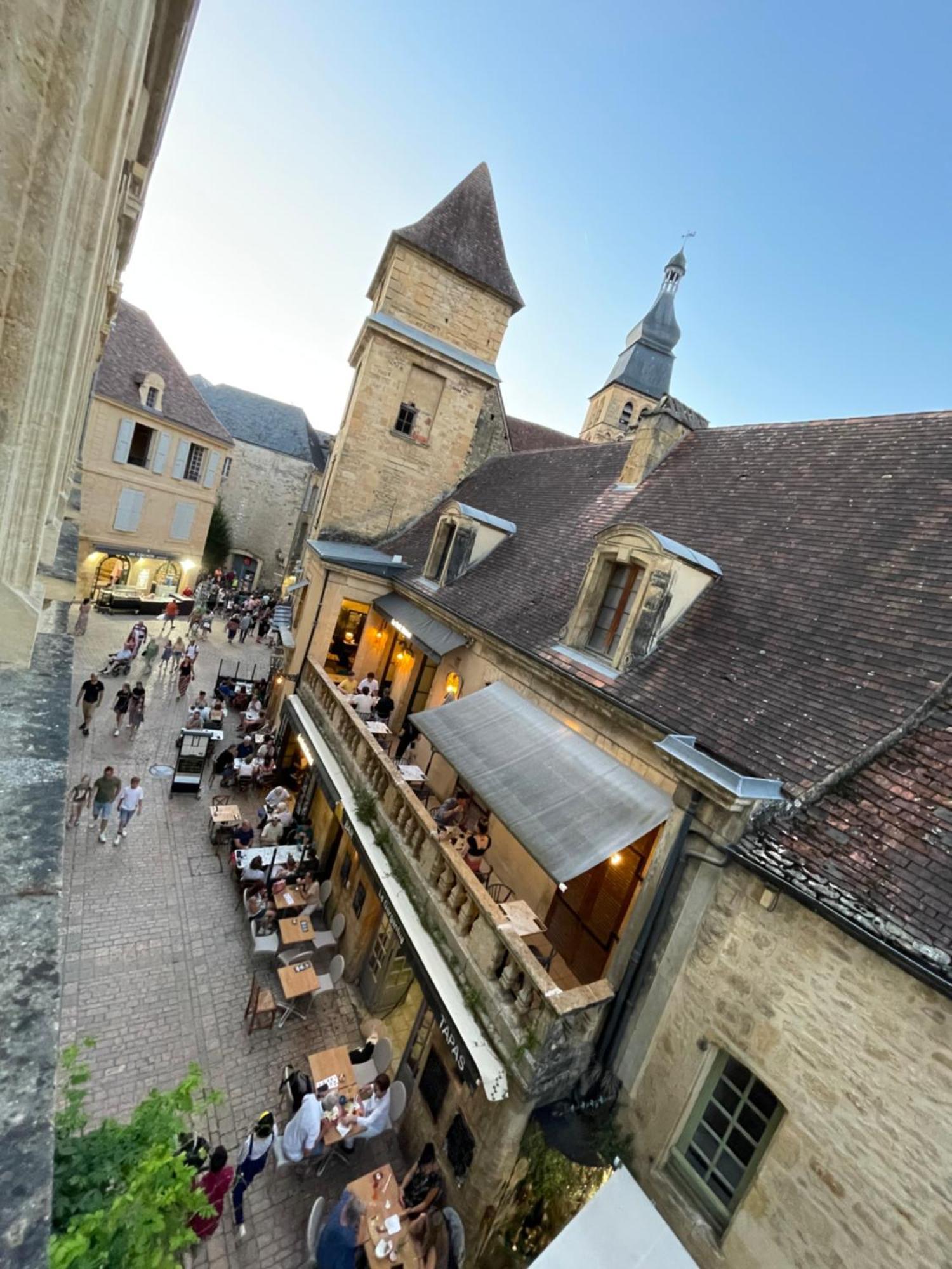 Au Coeur Du Centre Historique De Sarlat Apartman Kültér fotó