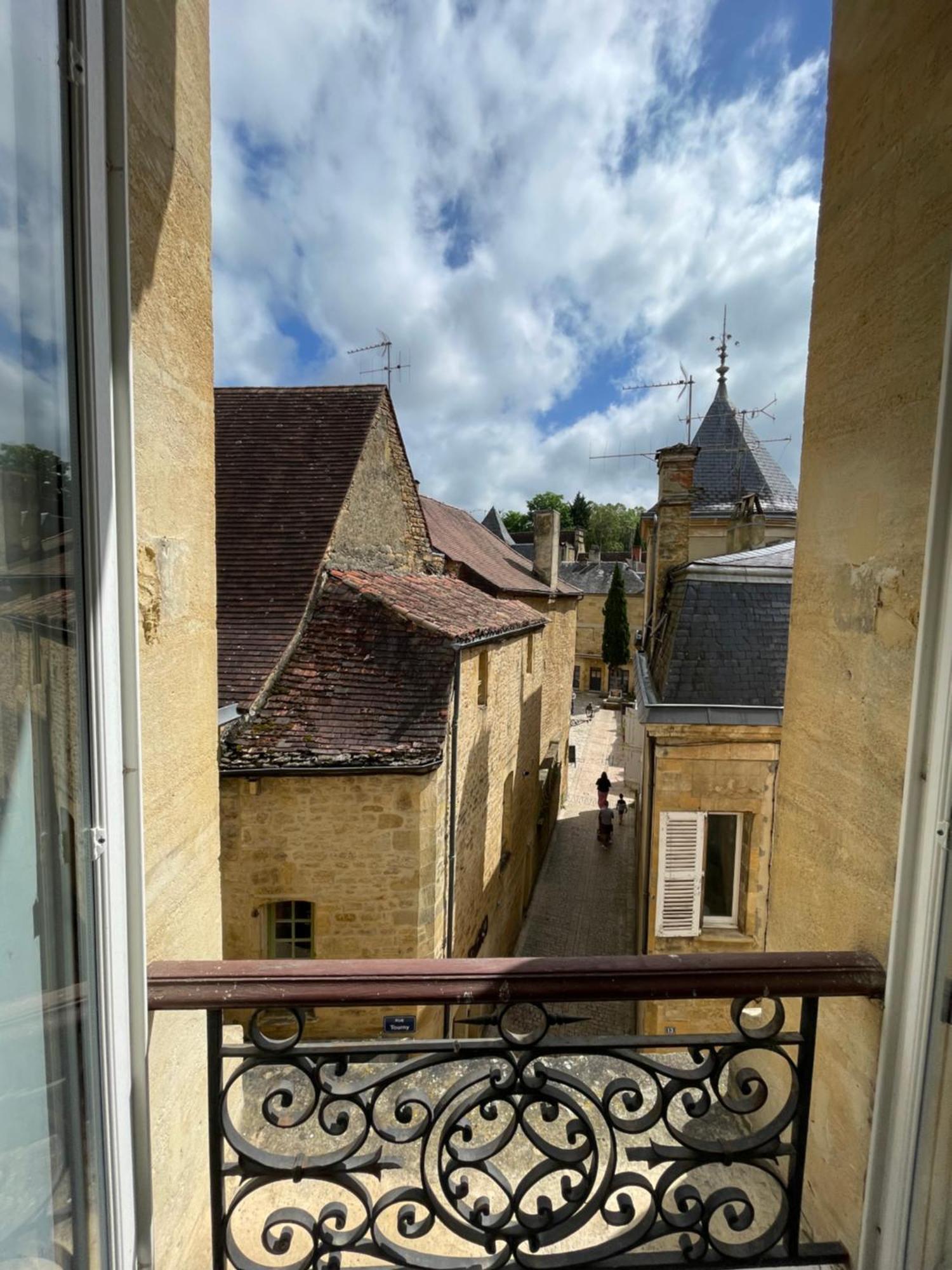 Au Coeur Du Centre Historique De Sarlat Apartman Kültér fotó