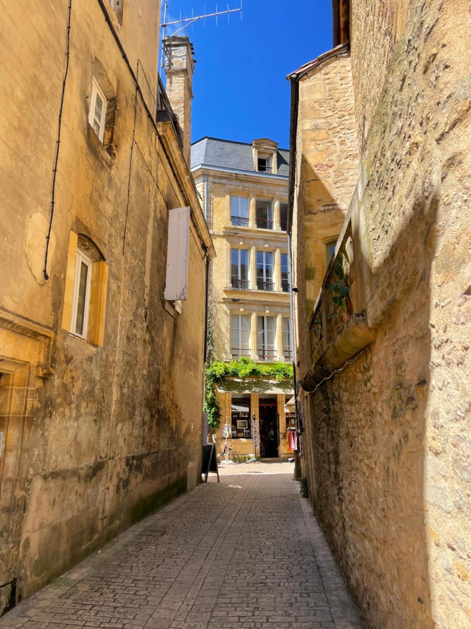Au Coeur Du Centre Historique De Sarlat Apartman Kültér fotó